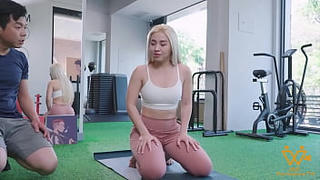 Asian Yoga instructor's pink pussy squirts- Psychoporn 色控